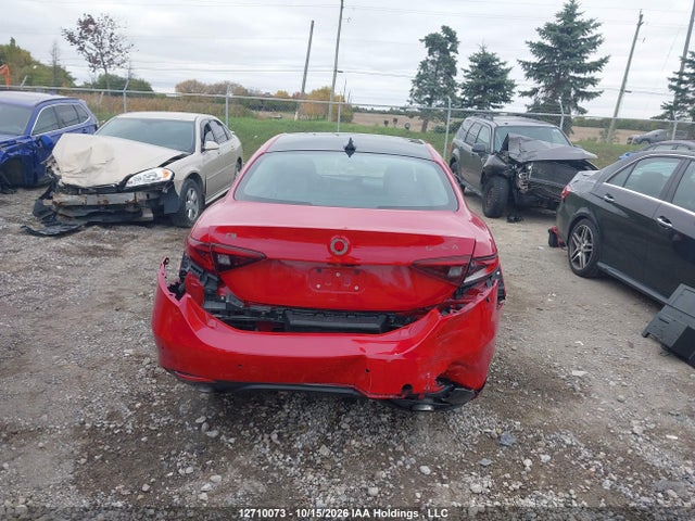 Alfa Romeo Giulia Q4 2018 ZARFAEDN5J7575591 Image 16