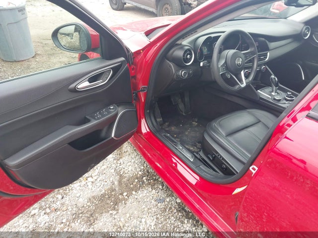 Alfa Romeo Giulia Q4 2018 ZARFAEDN5J7575591 Image 19