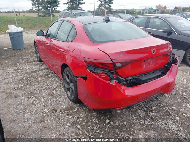 Alfa Romeo Giulia Q4 2018 ZARFAEDN5J7575591 Image 3