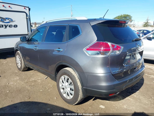 12710139 :رقم المزاد ، 5N1AT2MT3FC856469 vin ، 2015 Nissan Rogue S/sv مزاد بيع