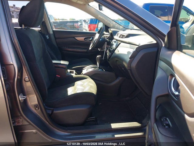 12710139 :رقم المزاد ، 5N1AT2MT3FC856469 vin ، 2015 Nissan Rogue S/sv مزاد بيع