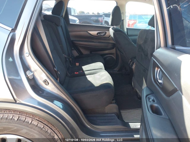 12710139 :رقم المزاد ، 5N1AT2MT3FC856469 vin ، 2015 Nissan Rogue S/sv مزاد بيع