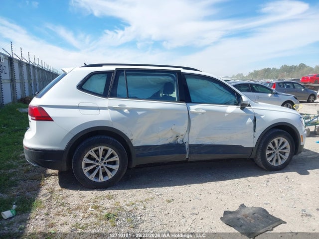 Продажа на аукционе авто 2021 Volkswagen Tiguan, vin: 3VV0B7AXXMM070088, номер лота: 12710181