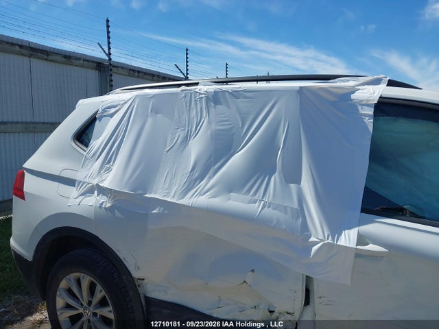 Продажа на аукционе авто 2021 Volkswagen Tiguan, vin: 3VV0B7AXXMM070088, номер лота: 12710181
