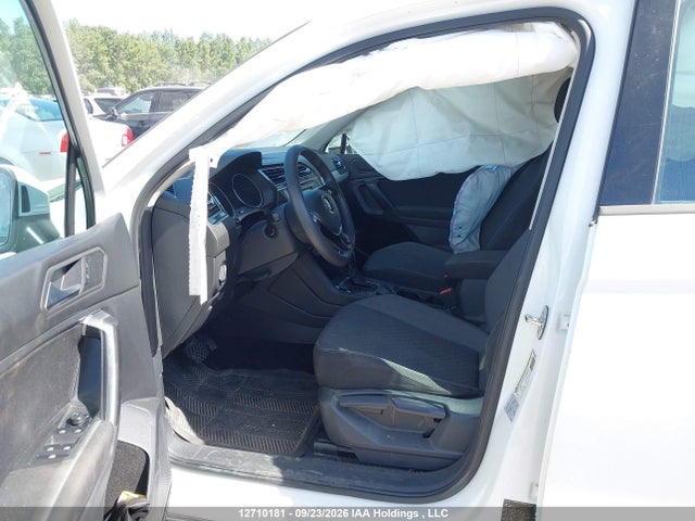 Продажа на аукционе авто 2021 Volkswagen Tiguan, vin: 3VV0B7AXXMM070088, номер лота: 12710181