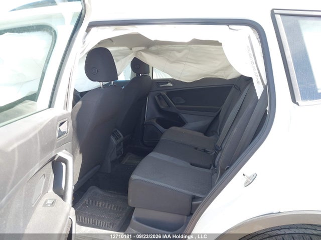 Продажа на аукционе авто 2021 Volkswagen Tiguan, vin: 3VV0B7AXXMM070088, номер лота: 12710181