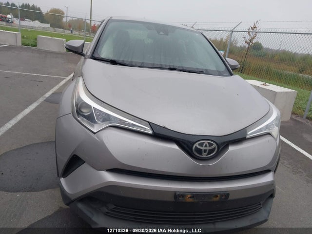 Toyota C-HR XLE 2018 NMTKHMBX9JR014205 Image 11