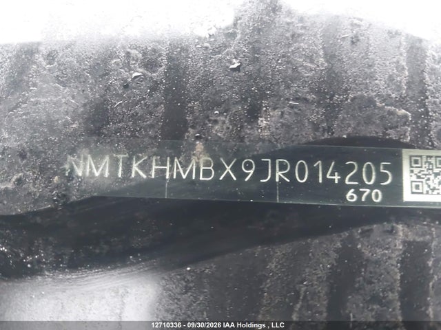 Toyota C-HR XLE 2018 NMTKHMBX9JR014205 Image 17