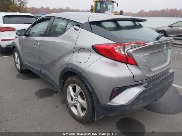 Toyota C-HR XLE 2018 NMTKHMBX9JR014205 Image 3