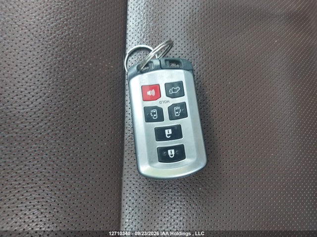 Продаж на аукціоні авто 2017 Toyota Sienna Xle 7 Passenger, vin: 5TDDZ3DC9HS150517, номер лоту: 12710340