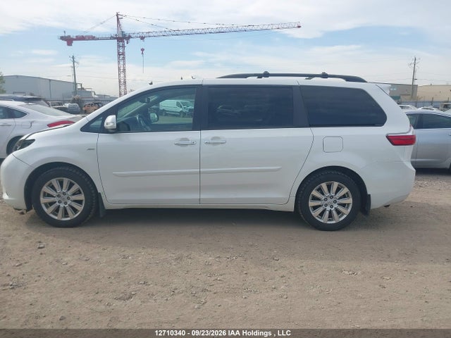 Продаж на аукціоні авто 2017 Toyota Sienna Xle 7 Passenger, vin: 5TDDZ3DC9HS150517, номер лоту: 12710340