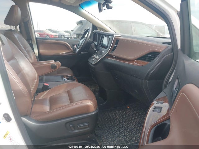 Продаж на аукціоні авто 2017 Toyota Sienna Xle 7 Passenger, vin: 5TDDZ3DC9HS150517, номер лоту: 12710340