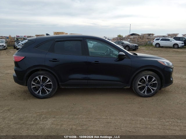 Продажа на аукционе авто 2021 Ford Escape Se, vin: 1FMCU9G68MUA72610, номер лота: 12710356