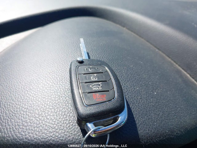 2015 Hyundai Santa Fe Sport 2.4 Base მანქანა იყიდება აუქციონზე, vin: 5XYZT3LB1FG241887, აუქციონის ნომერი: 12690527