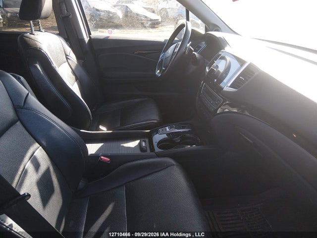 Продажа на аукционе авто 2017 Honda Pilot Touring, vin: 5FNYF6H92HB505784, номер лота: 12710466
