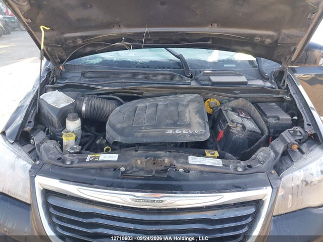 Продажа на аукционе авто 2015 Chrysler Town & Country, vin: 2C4RC1HG4FR738856, номер лота: 12710603