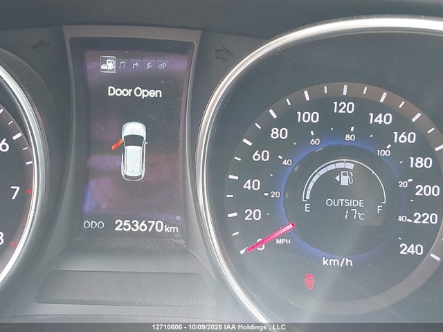 Продажа на аукционе авто 2015 Hyundai Santa Fe Sport 2.0t Limited, vin: 5XYZUDLA0FG233029, номер лота: 12710606