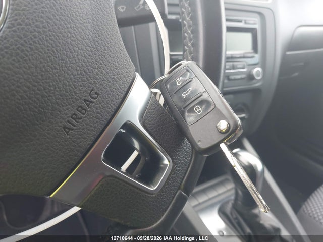 2013 Volkswagen Jetta S მანქანა იყიდება აუქციონზე, vin: 3VW2K7AJ4DM284140, აუქციონის ნომერი: 12710644
