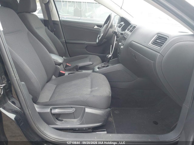 2013 Volkswagen Jetta S მანქანა იყიდება აუქციონზე, vin: 3VW2K7AJ4DM284140, აუქციონის ნომერი: 12710644