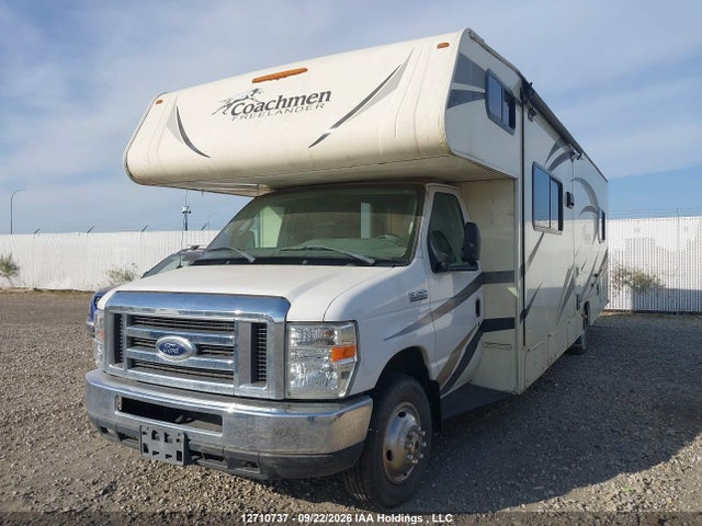 Ford Econoline E450 Super Duty Cutwy Van 2017 1FDXE4FS3HDC26890 Image 2