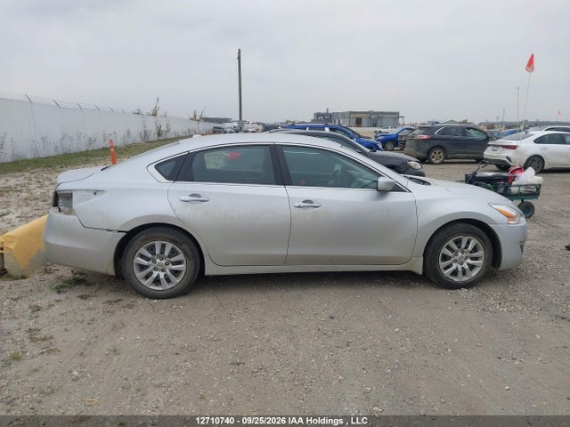 2015 Nissan Altima 2.5/2.5 S/2.5 Sl/2.5 Sv მანქანა იყიდება აუქციონზე, vin: 1N4AL3AP2FN305882, აუქციონის ნომერი: 12710740