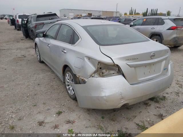 2015 Nissan Altima 2.5/2.5 S/2.5 Sl/2.5 Sv მანქანა იყიდება აუქციონზე, vin: 1N4AL3AP2FN305882, აუქციონის ნომერი: 12710740