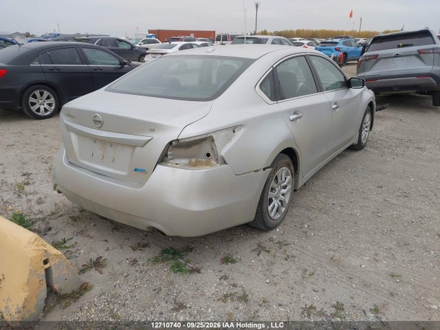 2015 Nissan Altima 2.5/2.5 S/2.5 Sl/2.5 Sv მანქანა იყიდება აუქციონზე, vin: 1N4AL3AP2FN305882, აუქციონის ნომერი: 12710740
