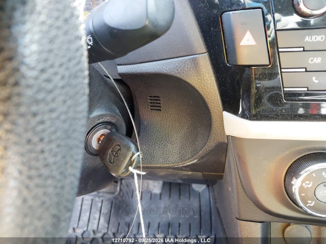 12710792 :رقم المزاد ، 2T1BURHE7FC328211 vin ، 2015 Toyota Corolla Le مزاد بيع