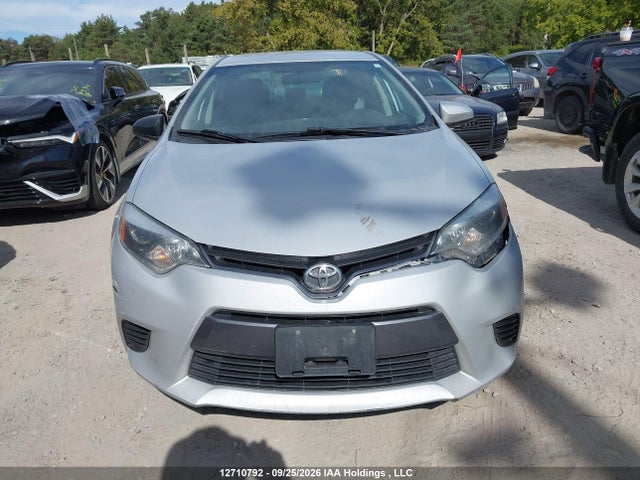 12710792 :رقم المزاد ، 2T1BURHE7FC328211 vin ، 2015 Toyota Corolla Le مزاد بيع