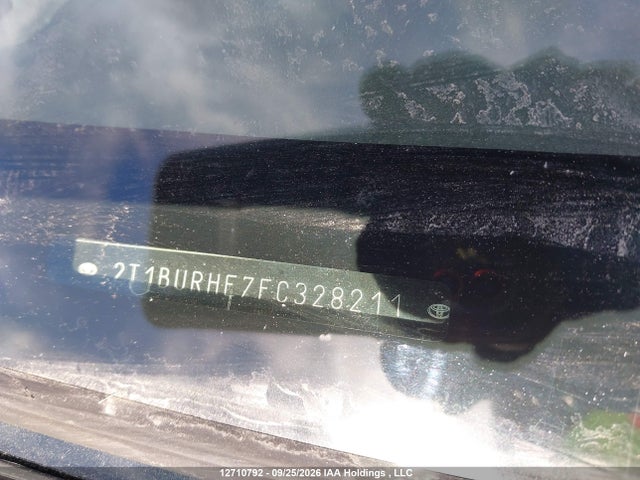 12710792 :رقم المزاد ، 2T1BURHE7FC328211 vin ، 2015 Toyota Corolla Le مزاد بيع
