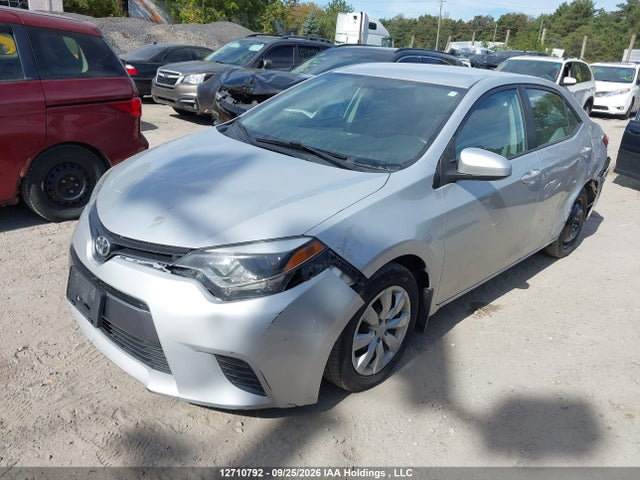 12710792 :رقم المزاد ، 2T1BURHE7FC328211 vin ، 2015 Toyota Corolla Le مزاد بيع