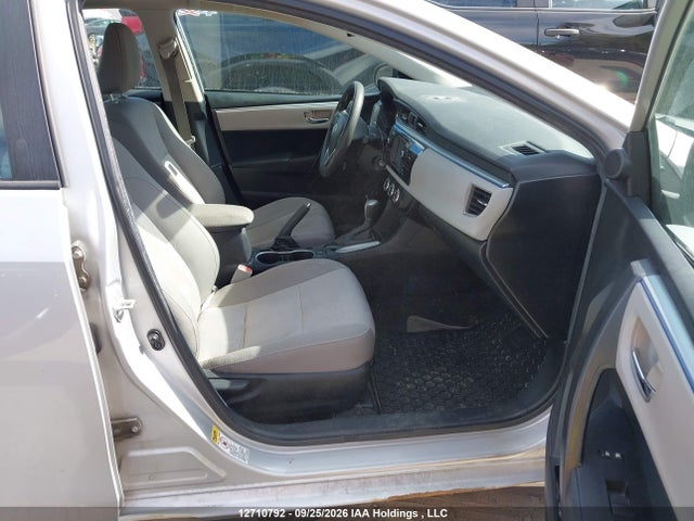12710792 :رقم المزاد ، 2T1BURHE7FC328211 vin ، 2015 Toyota Corolla Le مزاد بيع