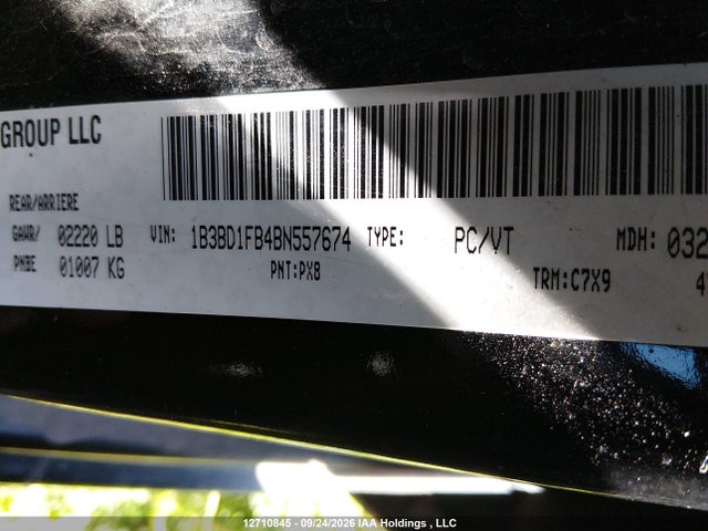 12710845 :رقم المزاد ، 1B3BD1FB4BN557674 vin ، 2011 Dodge Avenger مزاد بيع