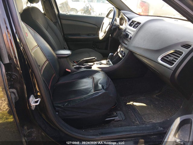 12710845 :رقم المزاد ، 1B3BD1FB4BN557674 vin ، 2011 Dodge Avenger مزاد بيع