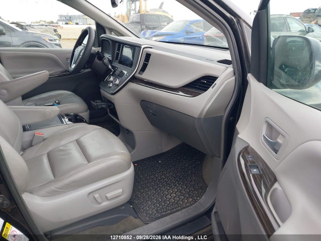 5TDDK3DC8FS102346 Toyota Sienna Xle 7 Passenger