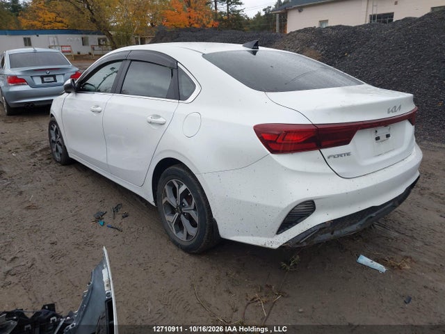 12710911 :رقم المزاد ، 3KPF34AD6NE438983 vin ، 2022 Kia Forte مزاد بيع