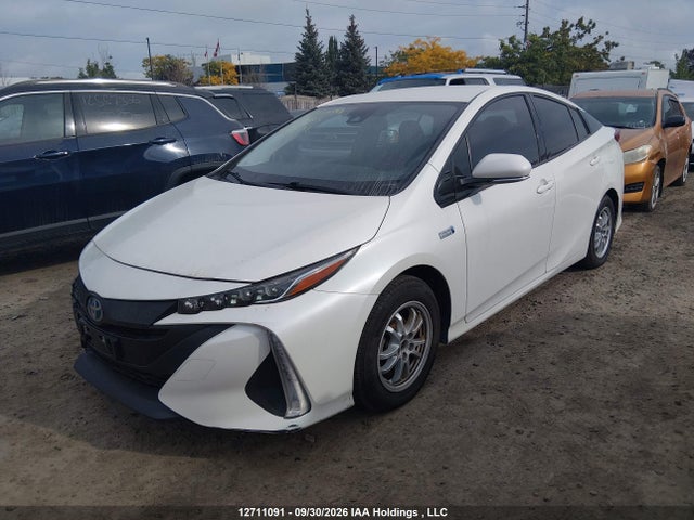 Toyota Prius Prime Upgrade 2018 JTDKARFP2J3069061 Image 2