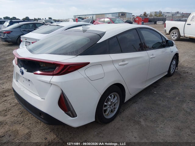 Toyota Prius Prime Upgrade 2018 JTDKARFP2J3069061 Image 4