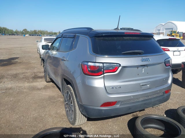 Jeep Compass Limited 2018 3C4NJDCB8JT396173 Image 3