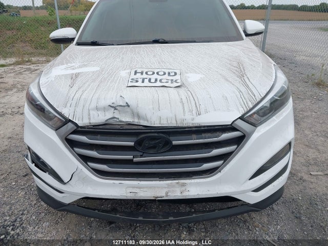 12711183 :رقم المزاد ، KM8J3CA42JU813232 vin ، 2018 Hyundai Tucson Luxury 2.0l مزاد بيع