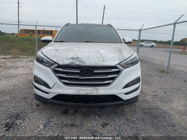 12711183 :رقم المزاد ، KM8J3CA42JU813232 vin ، 2018 Hyundai Tucson Luxury 2.0l مزاد بيع