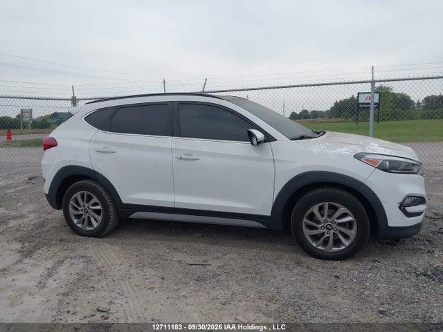 12711183 :رقم المزاد ، KM8J3CA42JU813232 vin ، 2018 Hyundai Tucson Luxury 2.0l مزاد بيع