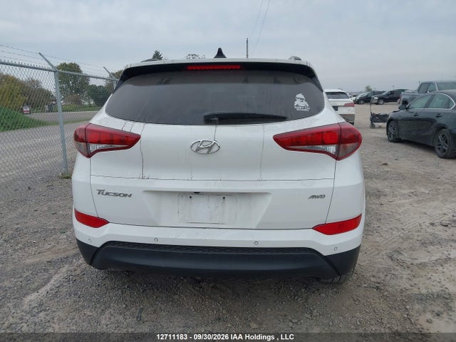 12711183 :رقم المزاد ، KM8J3CA42JU813232 vin ، 2018 Hyundai Tucson Luxury 2.0l مزاد بيع