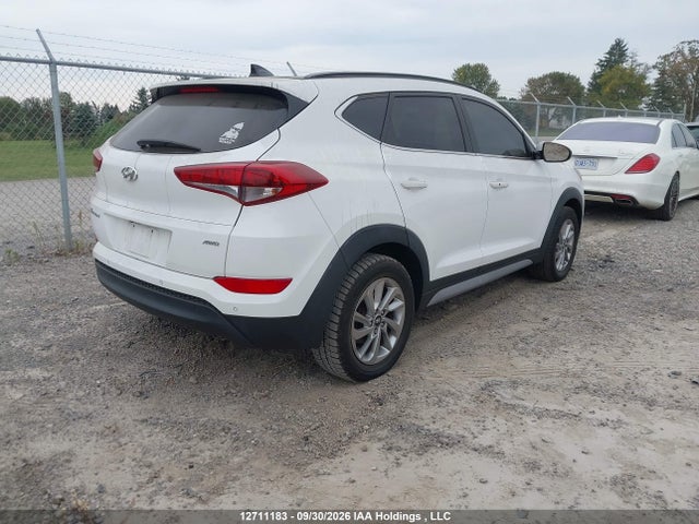 12711183 :رقم المزاد ، KM8J3CA42JU813232 vin ، 2018 Hyundai Tucson Luxury 2.0l مزاد بيع