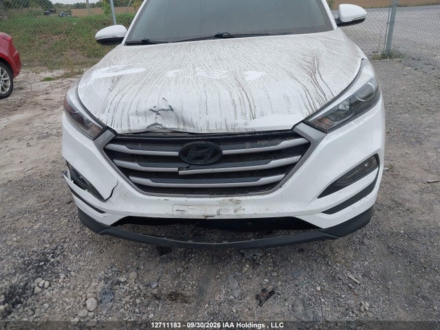 12711183 :رقم المزاد ، KM8J3CA42JU813232 vin ، 2018 Hyundai Tucson Luxury 2.0l مزاد بيع