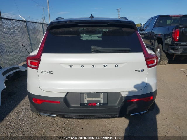 Volvo Xc40 T5 R-design 2020 YV4162UM3L2277579 Image 16