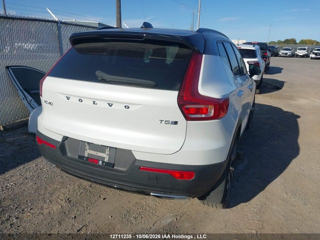 Volvo Xc40 T5 R-design 2020 YV4162UM3L2277579 Image 4