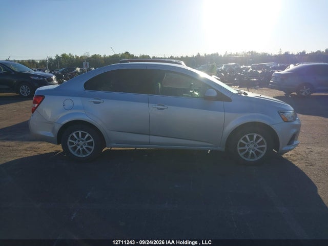 12711243 :رقم المزاد ، 1G1JD5SH6J4117870 vin ، 2018 Chevrolet Sonic Lt مزاد بيع