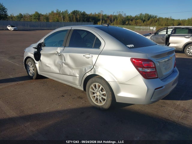 12711243 :رقم المزاد ، 1G1JD5SH6J4117870 vin ، 2018 Chevrolet Sonic Lt مزاد بيع