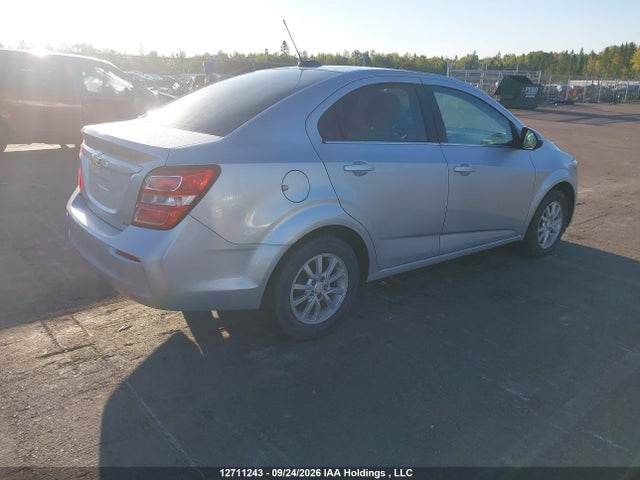 12711243 :رقم المزاد ، 1G1JD5SH6J4117870 vin ، 2018 Chevrolet Sonic Lt مزاد بيع
